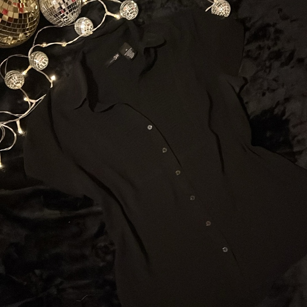Short Sleeve Button down - Picture 3 of 7